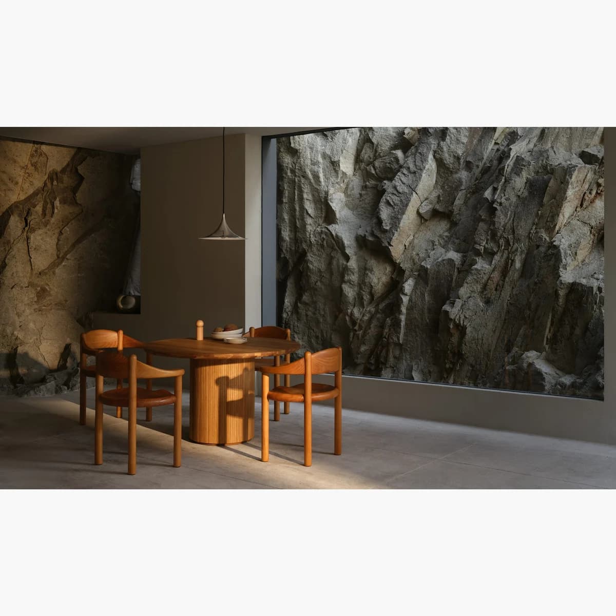 GUBI Moon Dining Table, Round 詳細画像 1