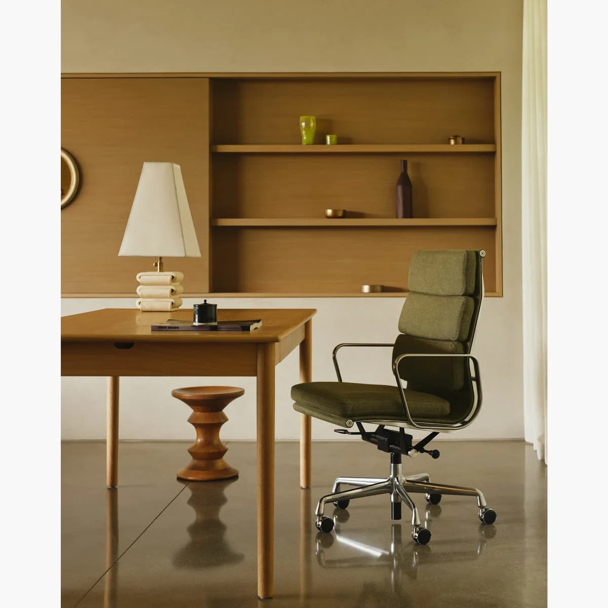 Herman Miller Eames Soft Pad Management Chair 詳細画像 3