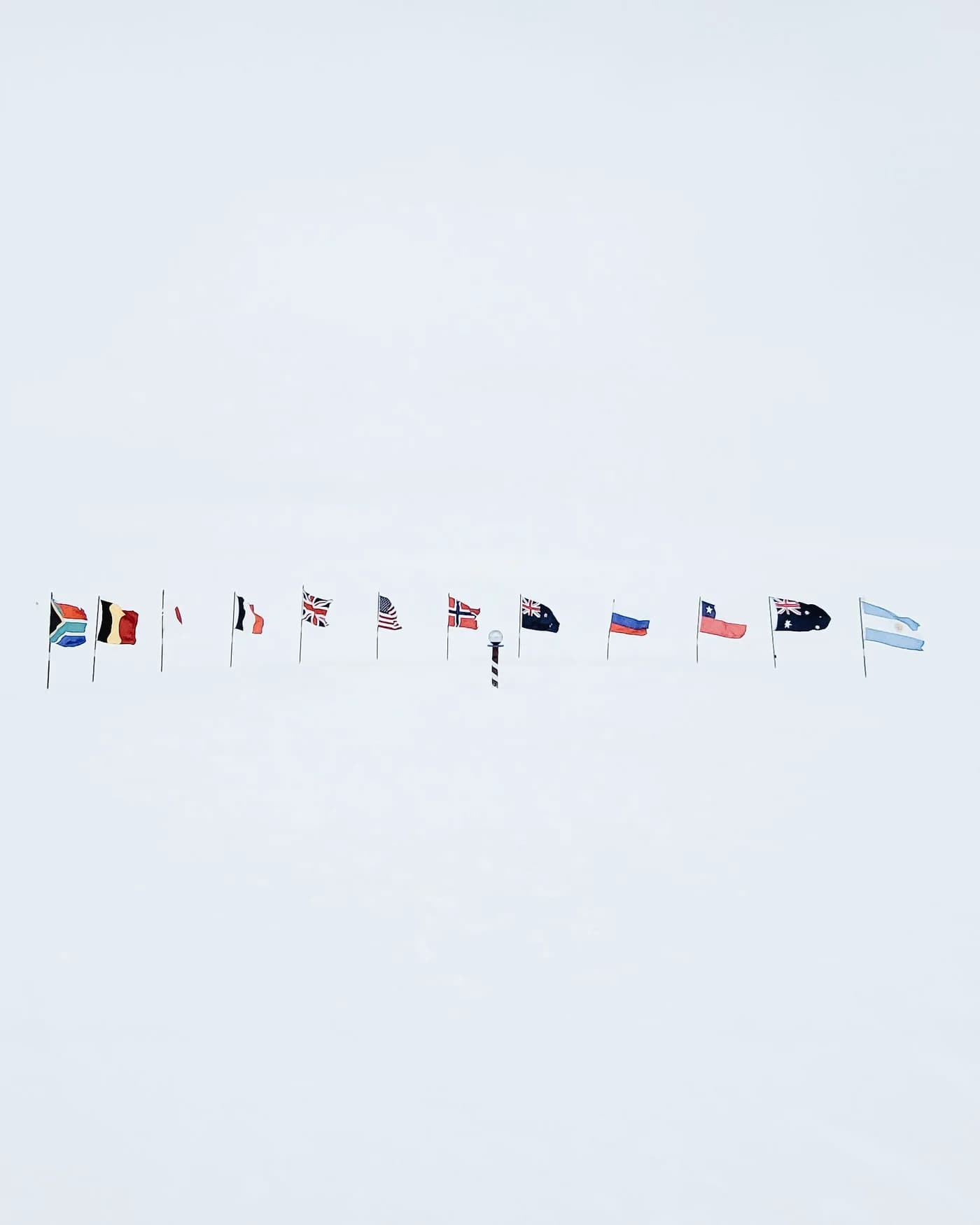 White Desert｜South Pole & Penguins 南極プライベート探検 メイン画像