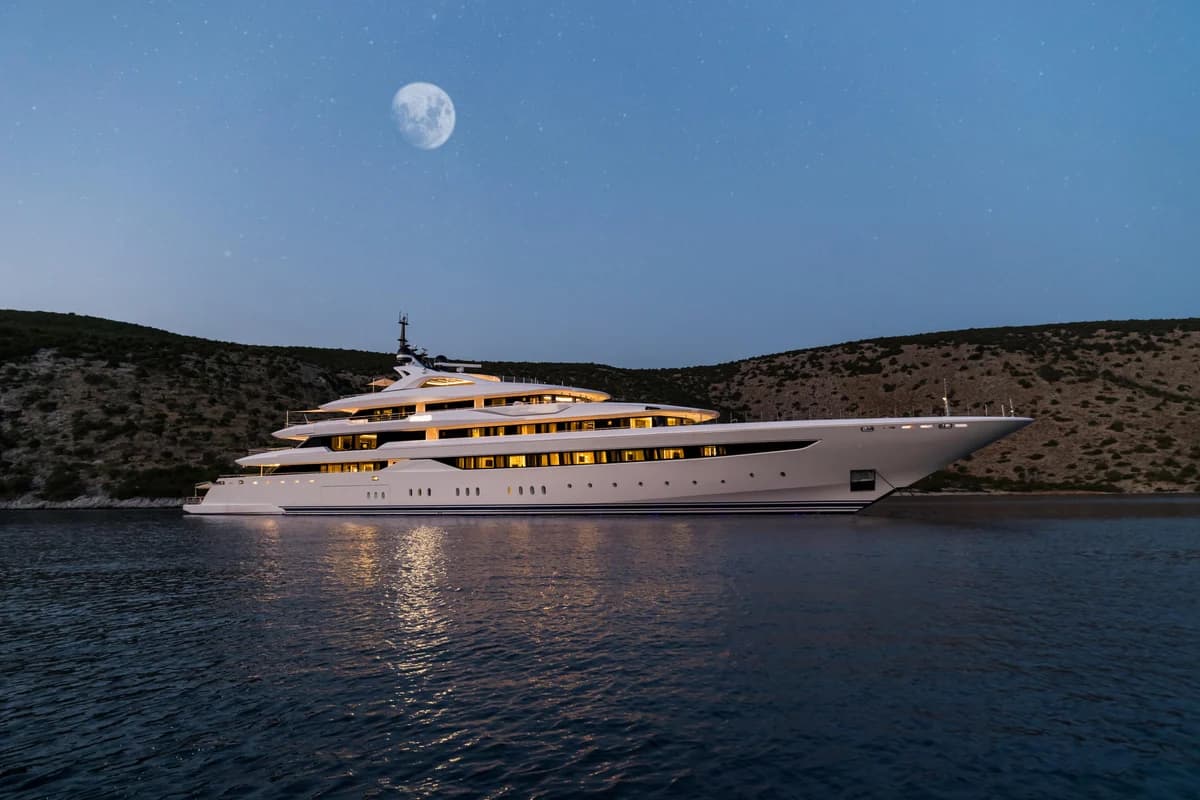 95m / 312ft Golden Yachts O'PARI ヨットチャーター 詳細画像 1