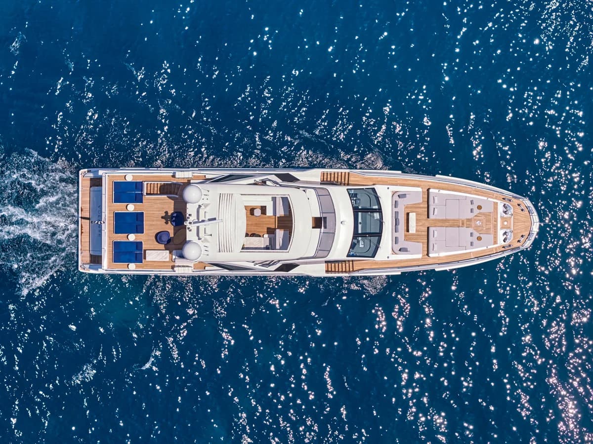 32m Azimut Grande VOLANTE ヨットチャーター 詳細画像 3