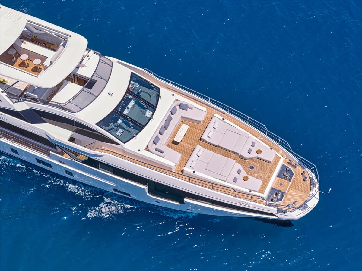 32m Azimut Grande VOLANTE ヨットチャーター 詳細画像 4
